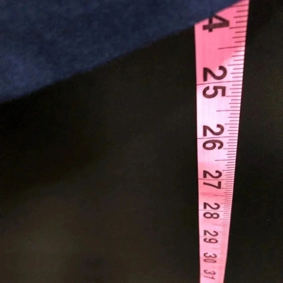 Crown & Ivy Plus Ashley Slim fit Bermuda shorts, 10” inseam, navy blue - Picture 7 of 8